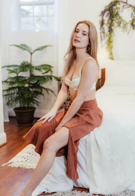 Scarlettnior star beautiful images