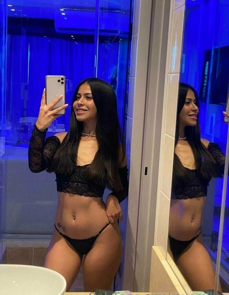 itsashleyskye star top img