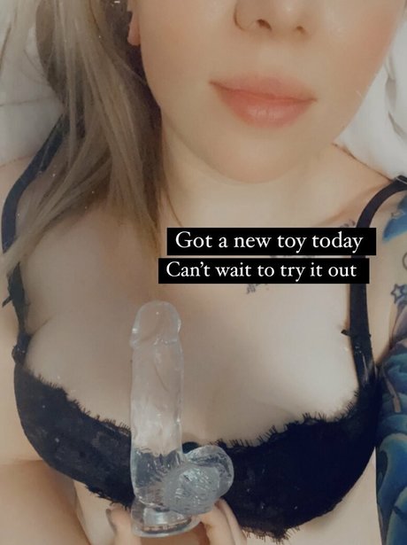 actualgoodgirl star art pics