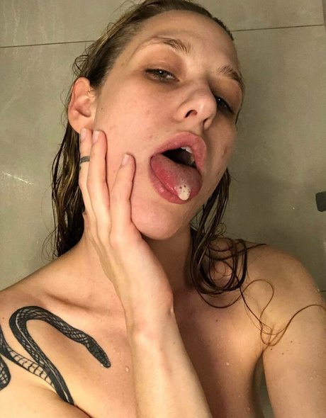 Dina Lewd porn star pic