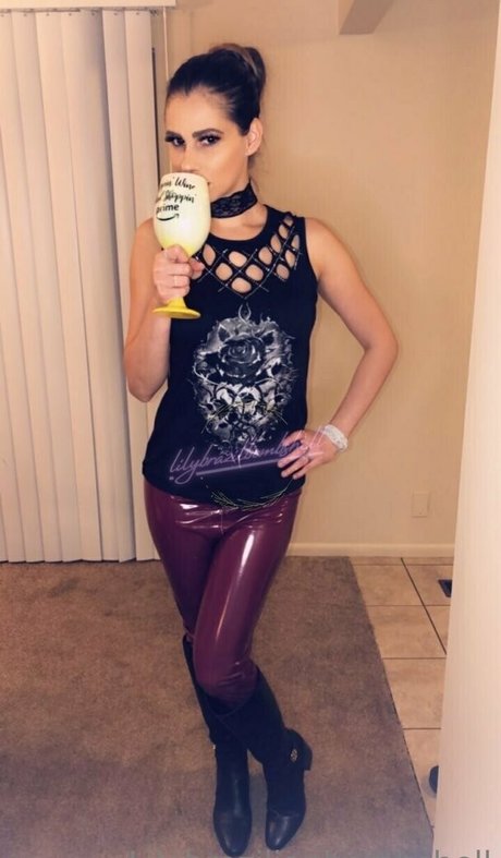 lilybrazilianbombshell pornstar top img