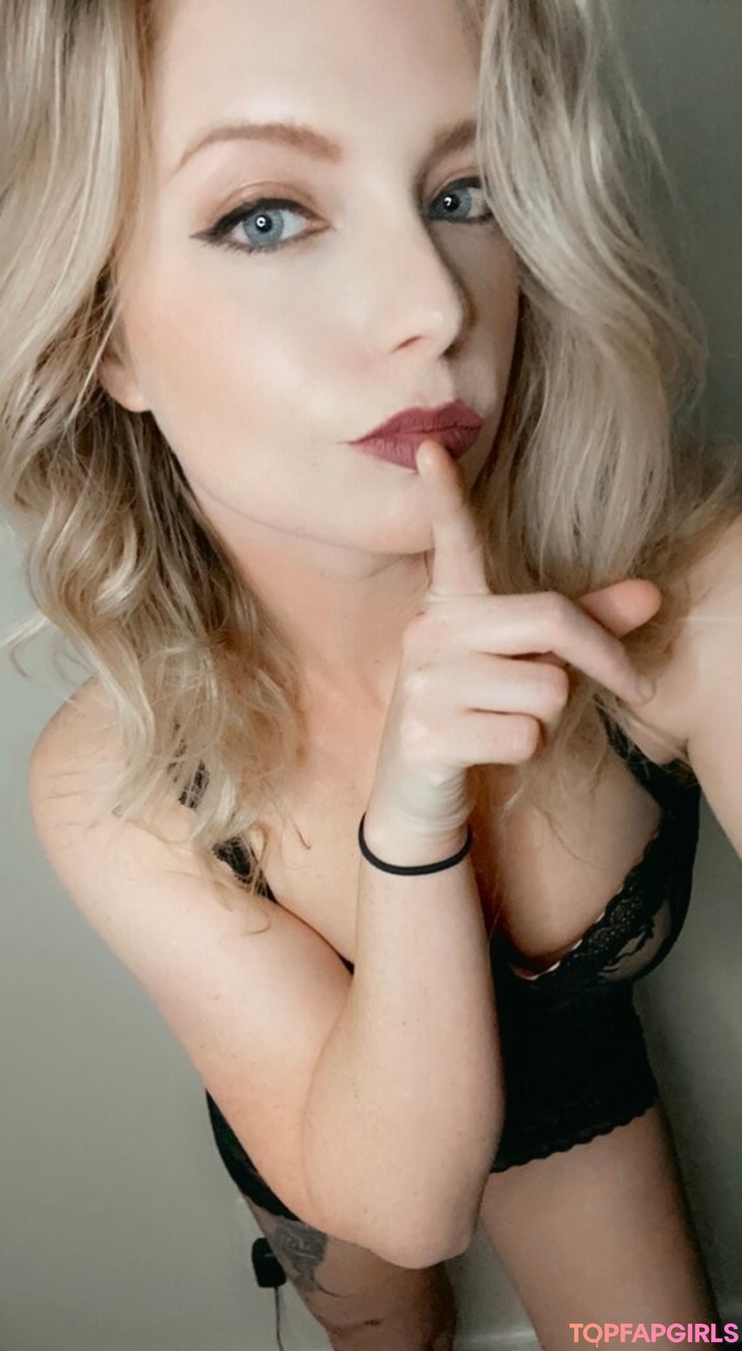 DearJess adult actress galleries