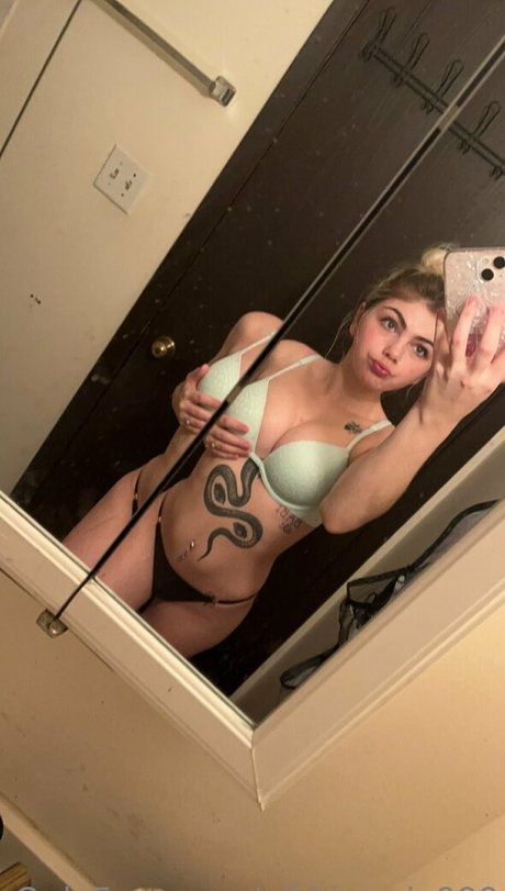 nikkimarie999 pretty star image