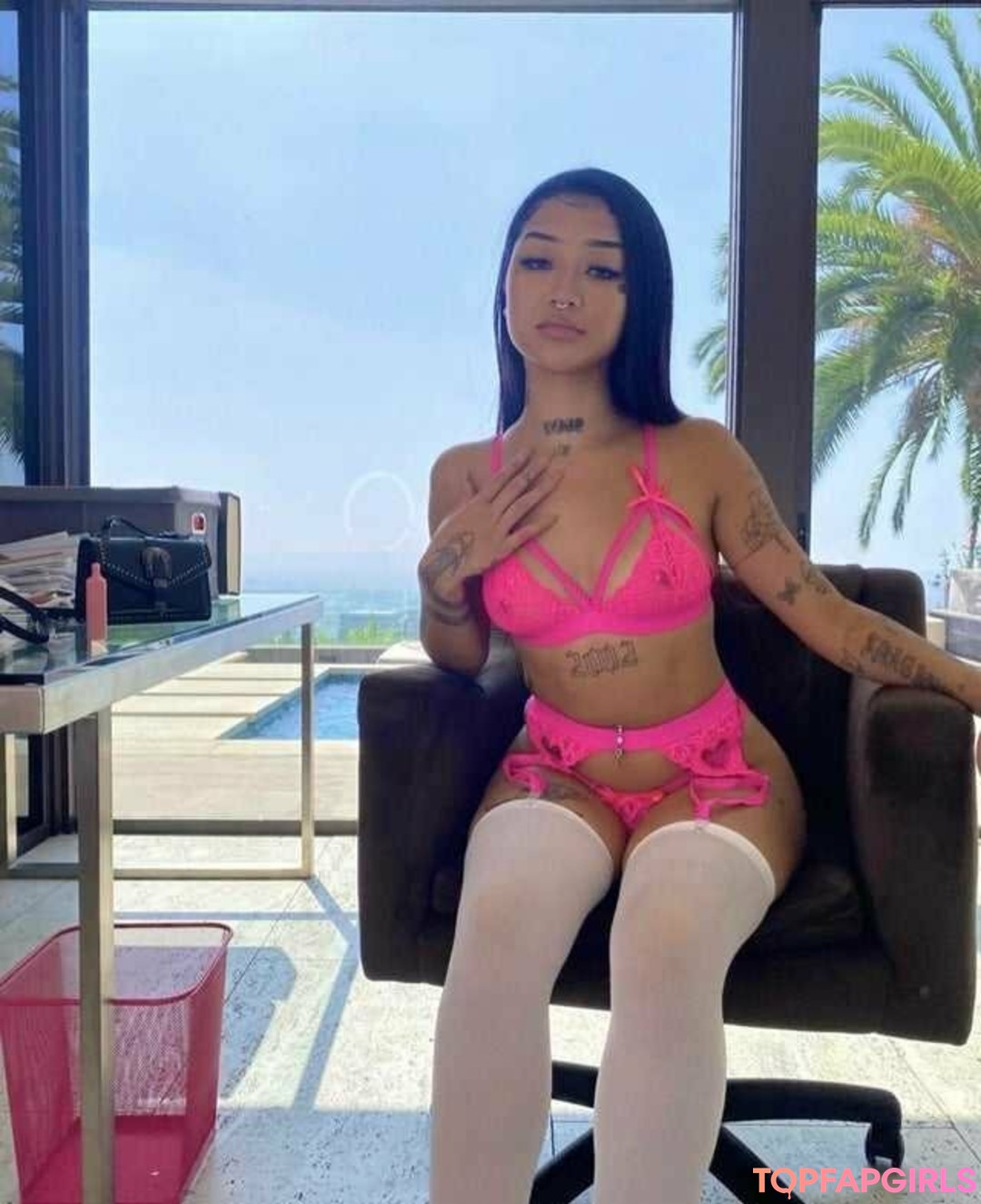 Michelleotp porn model pic