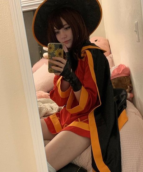 moekomori hot actress photo