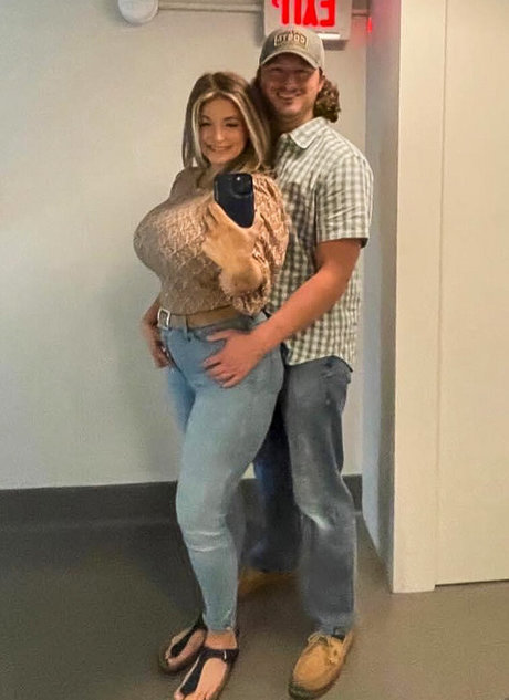 Ashley Bridges art star pics