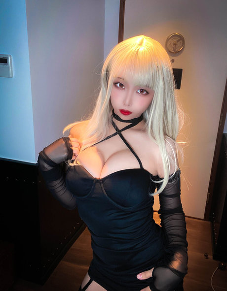 NazoEirian model porn photo