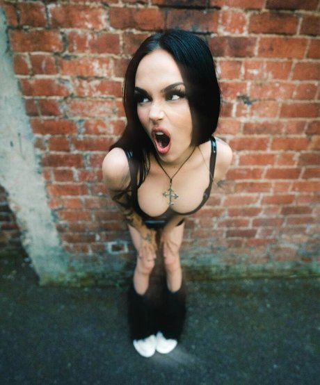 Maggie Lindemann xxx star photos