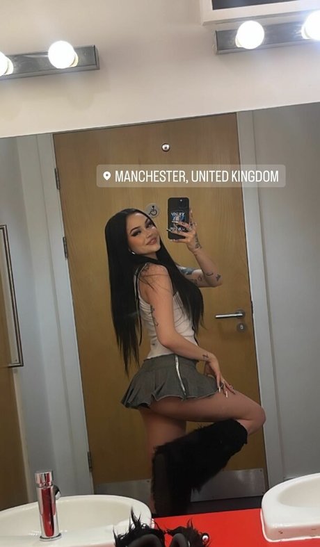 Maggie Lindemann star sexy pics