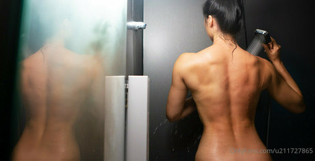 Hot Emma star art image