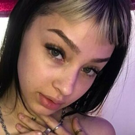 Alvarez Nicol pretty star galleries