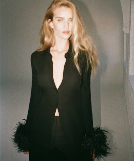 Rosie HW_ pornstar naked photo