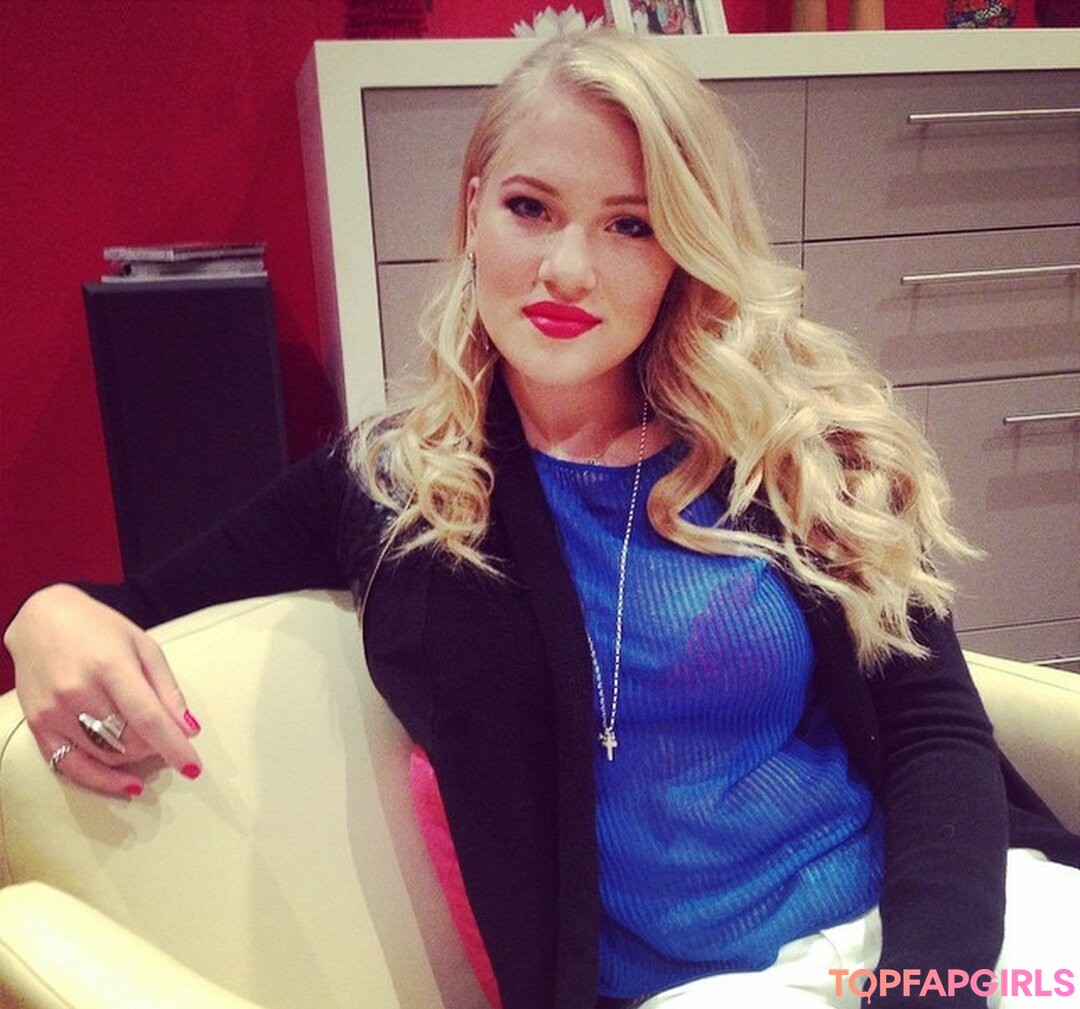 Anja Nissen sexy actress pictures