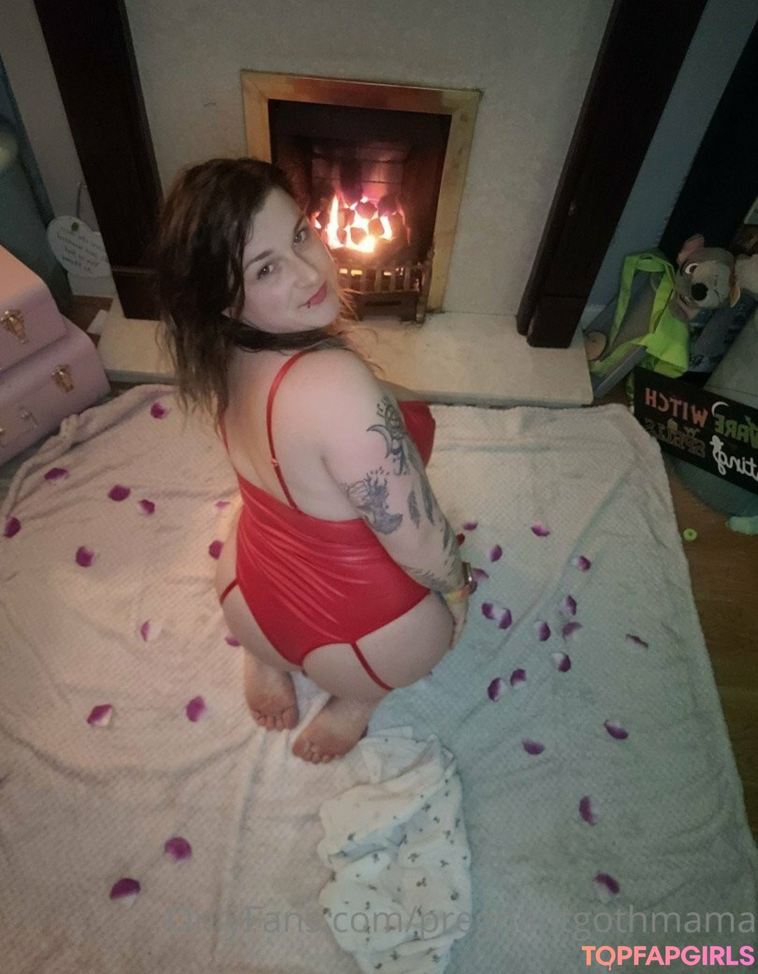 big tits cougar onlyfans hot sexy pics