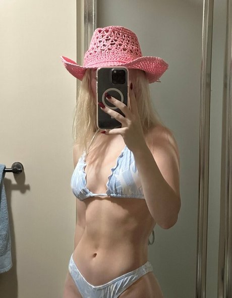 Camcossss hot model pictures