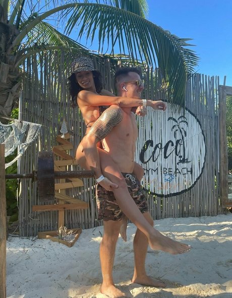 thewildwithyou nude model images