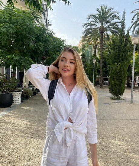 Elena Kulichenko sexy pornstar img