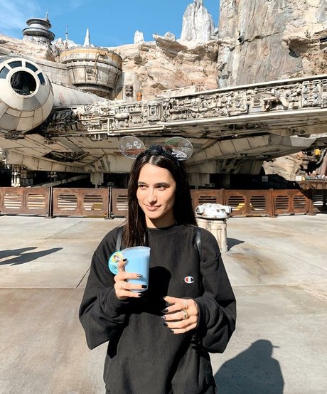 carlieauszler pretty star pic