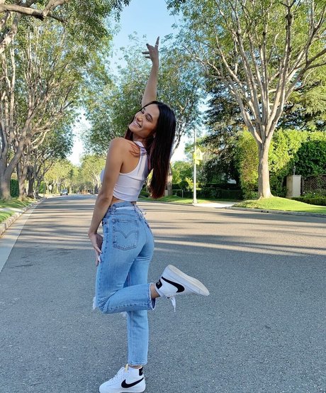 carlieauszler nude actress pic