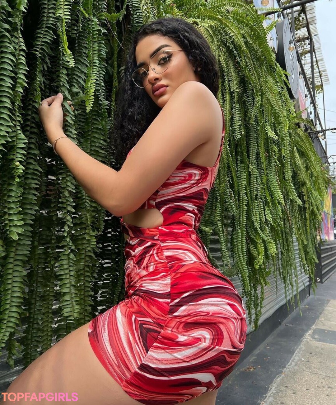 Camila Krystel model beautiful img