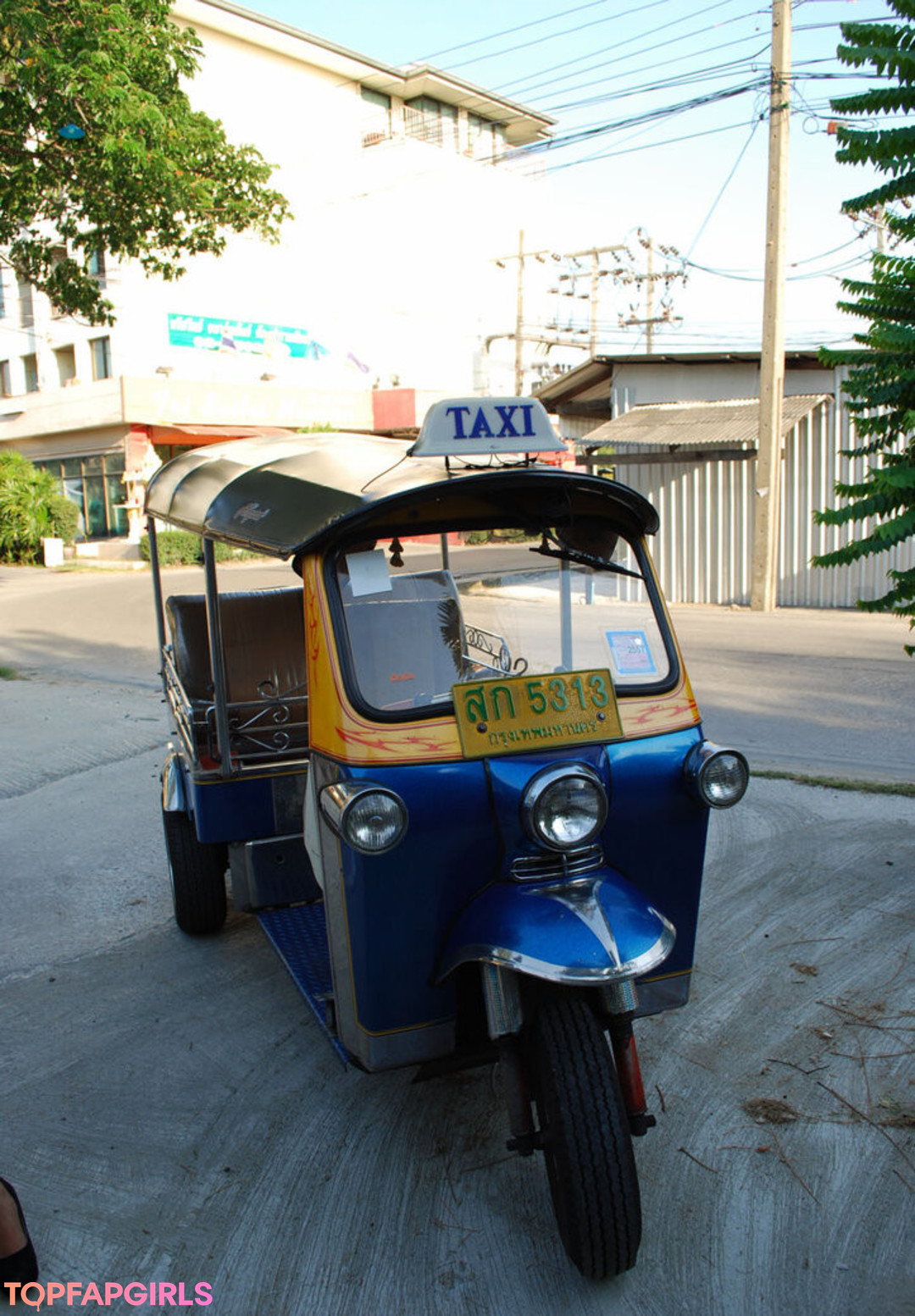TukTuk Patrol nude star photos