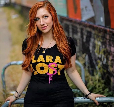 Lara Loft actress pics