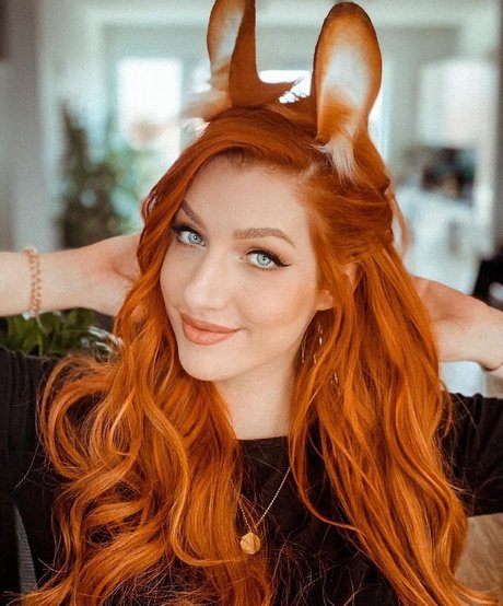 Lara Loft model free picture