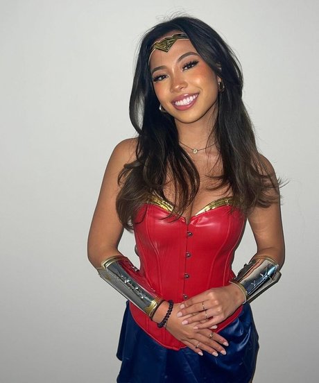 Arienne Monteclar pornographic actress galleries