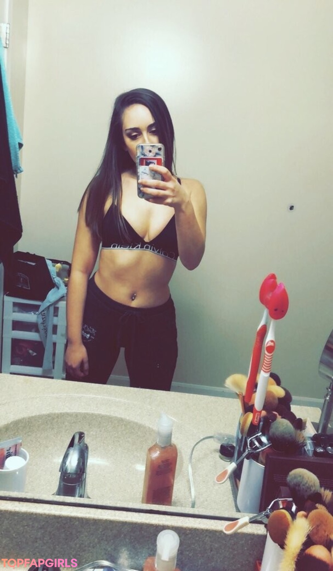 Leila Saltzman sexy star images