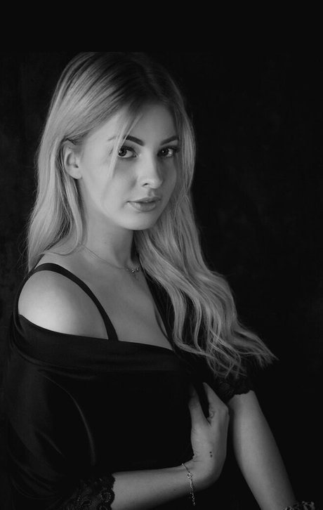 asmrjanina pornstar nudes image