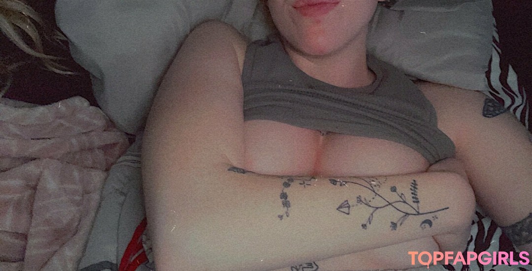 megredhairxoxo tease star naked img