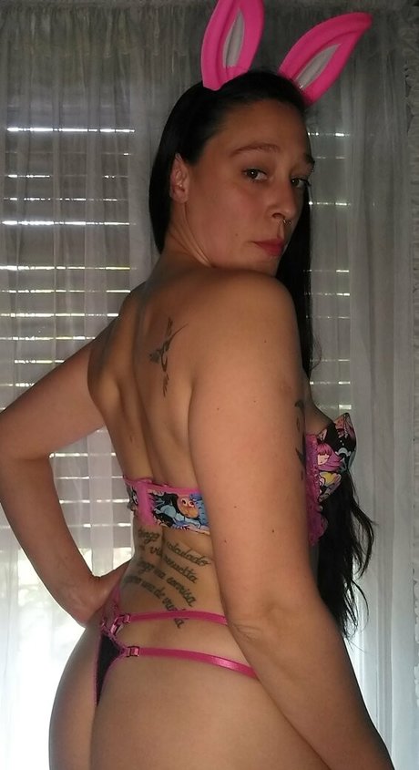 busty onlyfans hot nude pics