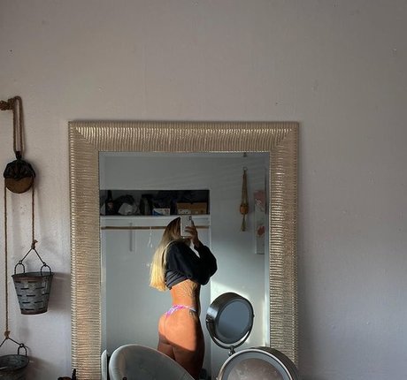 ebony milf onlyfans naked image