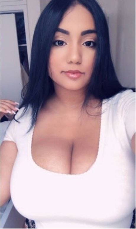 brunette petite onlyfans xxx archive