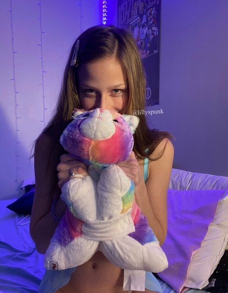lillyspunk exclusive model picture