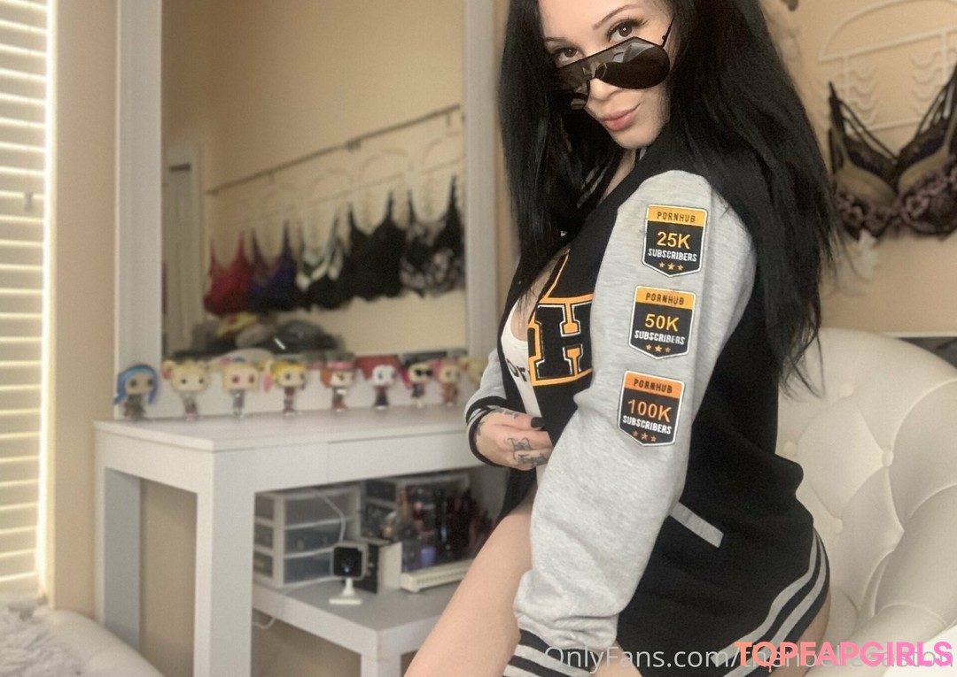 thenoelleeaston naked star images