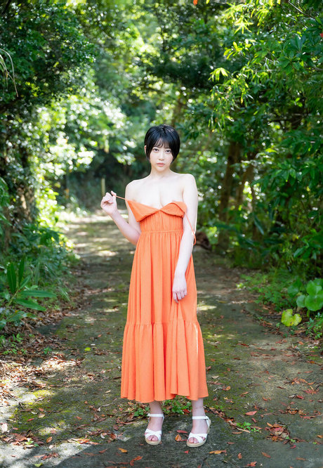 Hibiki Natsume naked pornstar pictures