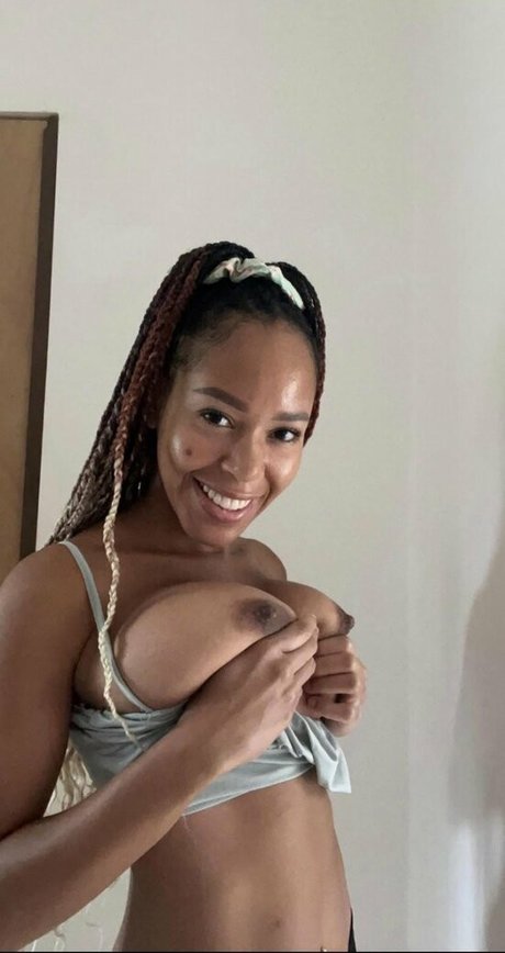 Cherry Latto model images