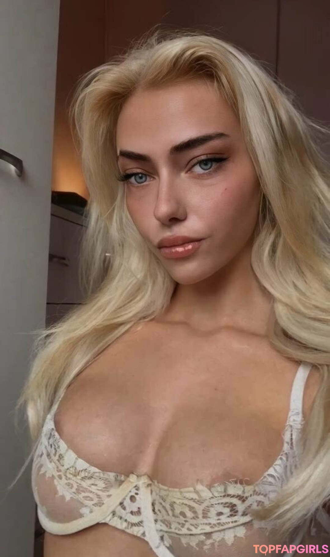 alarna pornstar naked gallery