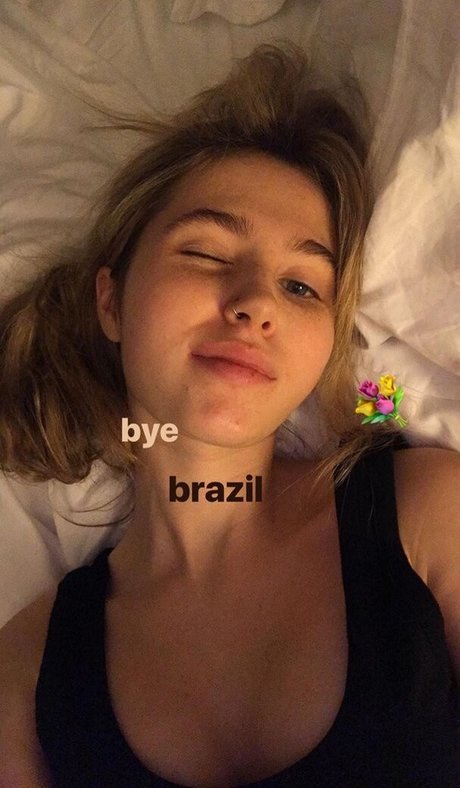 Clairo star nude image