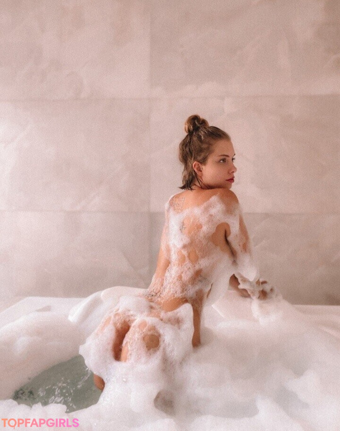 euyaz nude pornstar photos