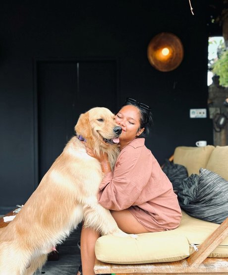 retro onlyfans beautiful pics