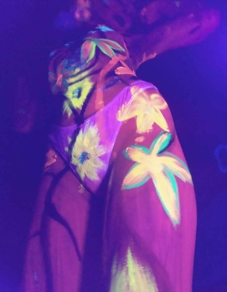 khalor art actress pictures