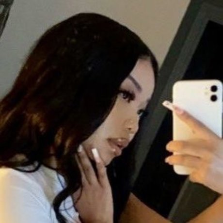 mikaadenise model pornographic images