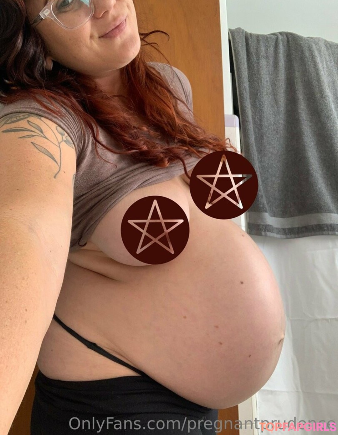pregnantprudence model beautiful pic