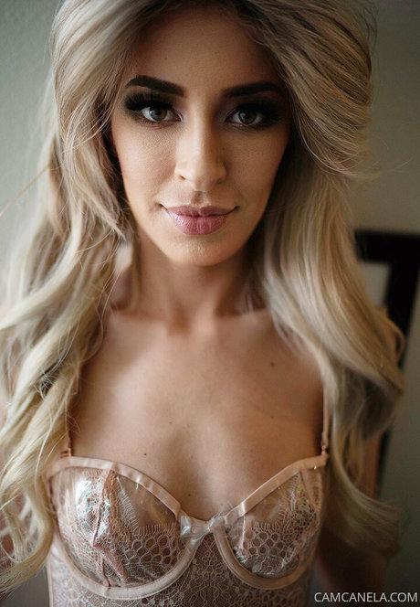 cameroncanela beautiful actress photos