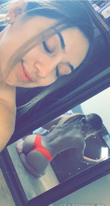 Mariah Castellanos naked model image