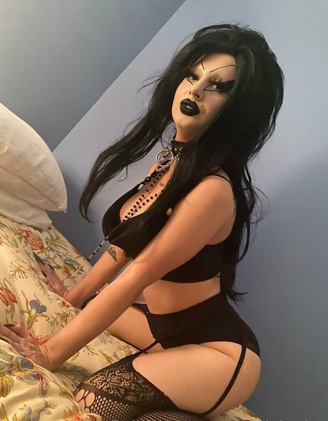 mamiehades nude pornstar image