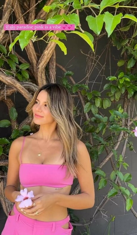 Madison Reed free star gallery