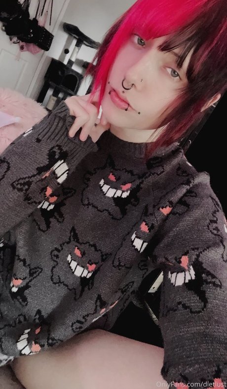 tiny onlyfans naked picture